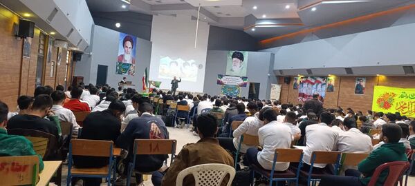 از نیمکت تا سنگر؛ قصه‌ پرواز نوجوانان عاشق