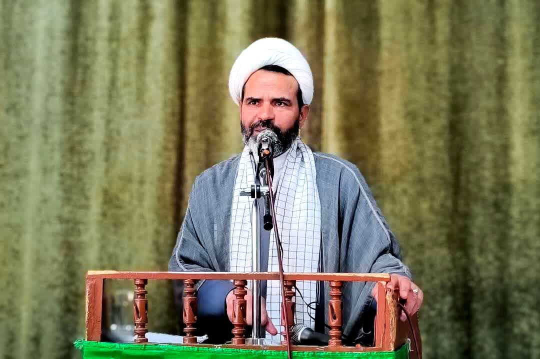 نقش‌آفرینی در راهپیمایی ۲۲ بهمن با قرآن در دست