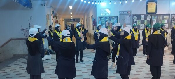 مدرسه تمام تشکیلاتی همدان، دستاوردهای تربیتی دهه فجر را به نمایش گذاشت