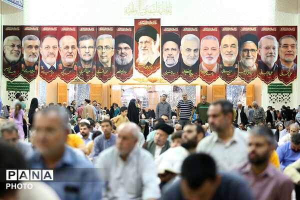 آیین بزرگداشت دولتمردان شهید در حرم مطهر بانوی کرامت