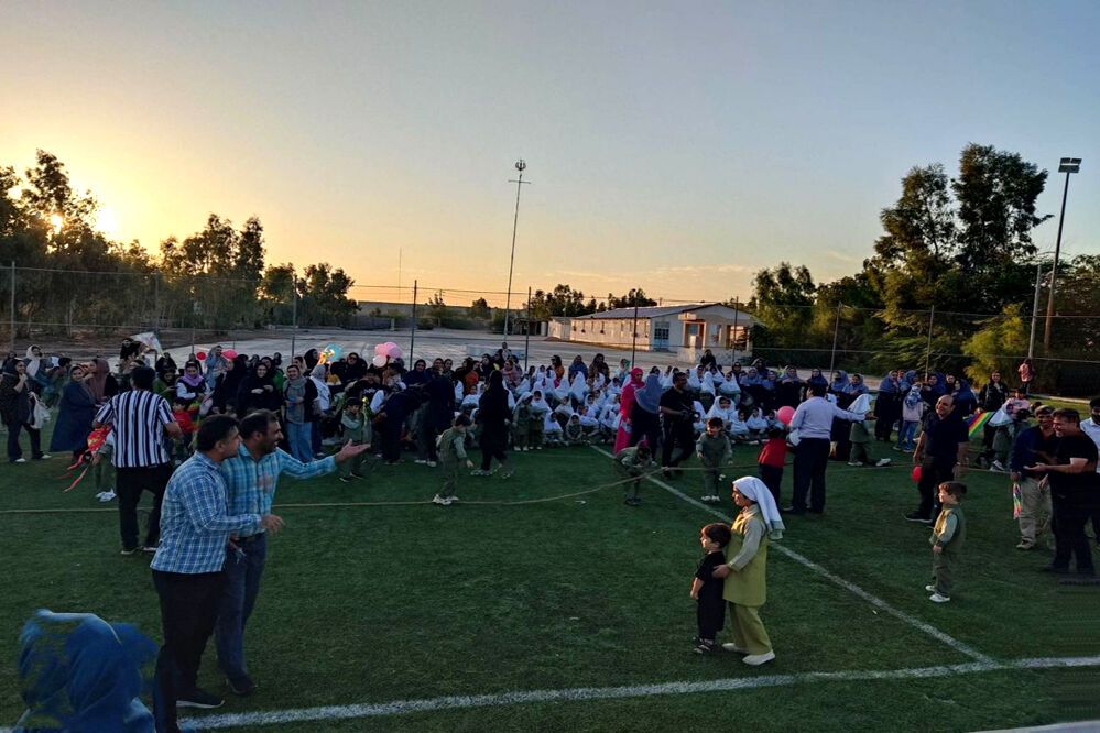 جشنواره بادبادک و بازی‌های بومی محلی در پایگاه دریایی بوشهر 