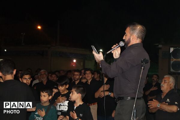 آیین عزاداری شب پنجم محرم در مسجد شیرزاد