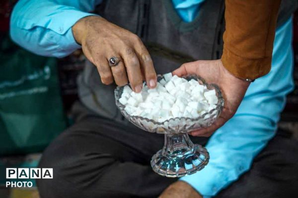 برپایی سفره افطاری در مسجد علی ابن ابیطالب نسیم‌شهر