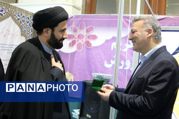  حال هوای غرفه وزارت آموزش و پرورش در سی و دومین نمایشگاه بین‌المللی قرآن کریم 