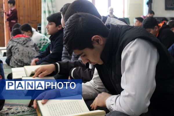 محفل قرآنی دانش آموزان در گلوگاه