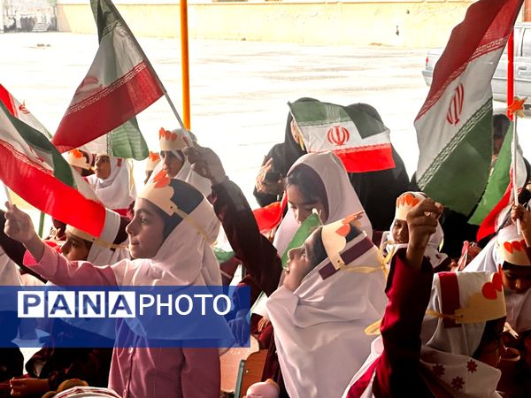 جشن شکوفه‌ها و طنین زنگ مهر در مدرسه فاطمه‌ الزهرا شهرستان جاسک