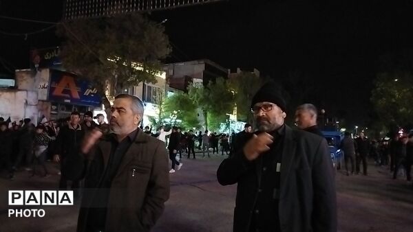 دسته عزاداری روستای اردمه در مراسم چهلم رهبر شهید و شهدای میناب در حسینیه امام 