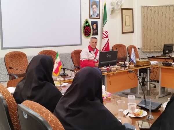 جلسه آموزشی ویژه مراقبان سلامت مدارس کاشان