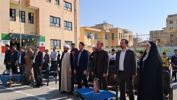 افزایش شور و نشاط دانش‌آموزان با افتتاح زمین چمن جدید دبستان امید و نوید فارسان