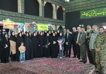 نمایشگاه دست‌سازه‌های دانش‌آموزان شهر صغاد در پاتوق نوجوان مبارز