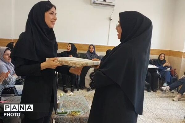 مانور بازگشایی دبیرستان نمونه دولتی ولایت با تشکیل نخستین جلسه شورای دبیران