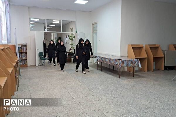 جشن خوش‌آمدگویی ویژه دانش‌آموزان پایه دهم در دبیرستان اسلامی تزکیه ناحیه ۲ شهرری