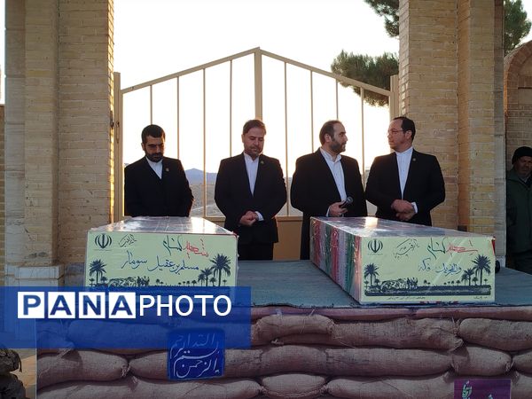 استقبال از شهدای گمنام در شهر درق