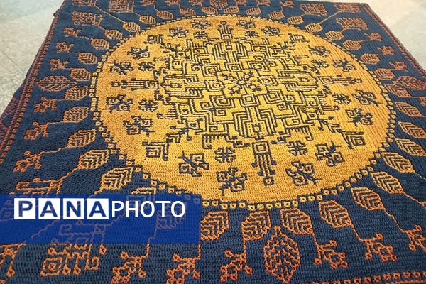 بازدید دانش آموزان ناحیه دو شهرری از نمایشگاه صنایع دستی برج میلاد 