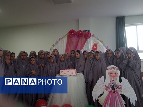 جشن تکلیف نمادی از عشق و علاقه در دبستان فاطمه‌الزهرا