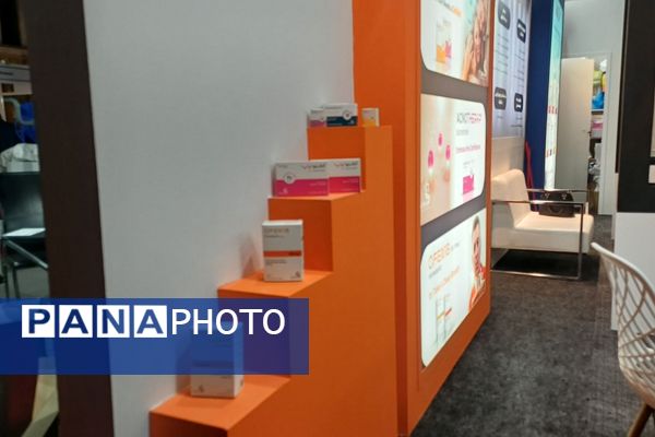 حضور دانش‌آموزان دبیرستان قلم چی ناحیه دو شهرری در نمایشگاه نانو فناوری