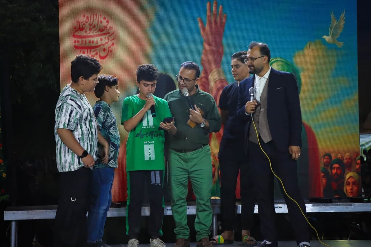 غدیر کیلومتری کاشان؛ جشن بی‌وقفه‌ی ولایت در چهارراه نماز