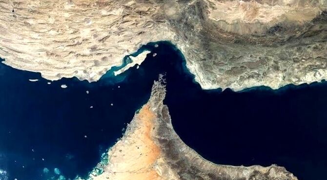 داستان تنگه هرمز