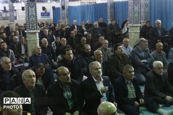 اقامه نماز باشکوه عید سعید فطر در شهرستان فیروزکوه