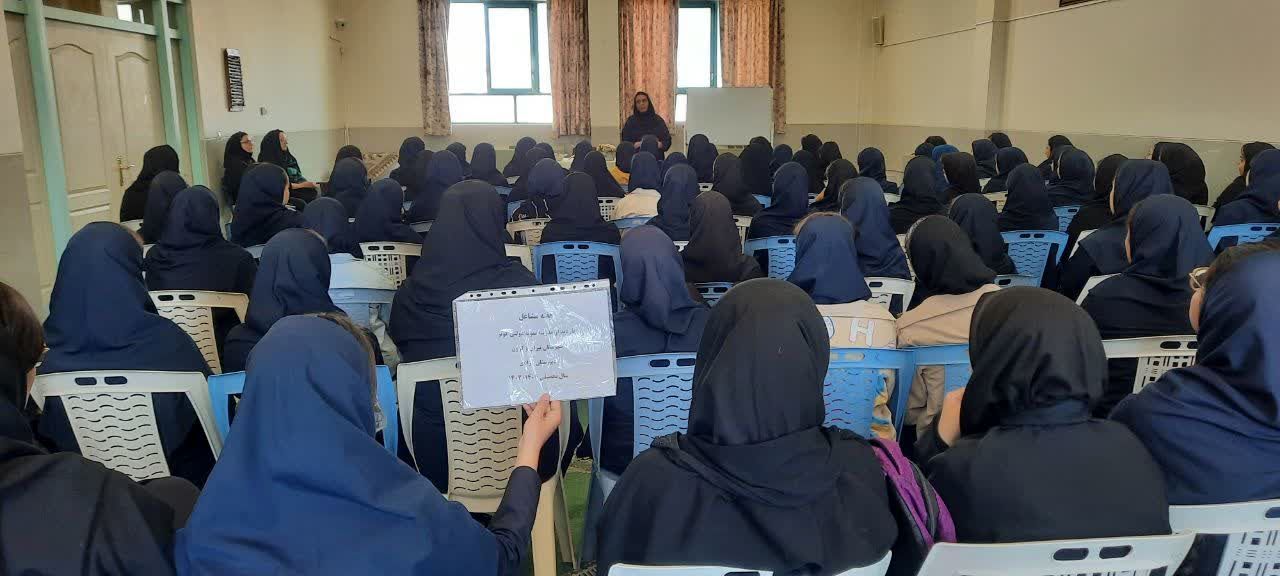 تلاش آموزش و پرورش برای اجرای عدالت آموزشی در مناطق کم برخوردار برای دانش اموزان مستعد