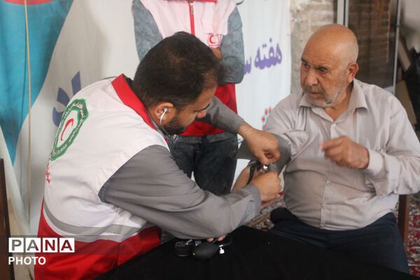 کمپین اندازه گیری فشار خون در نیشابور 