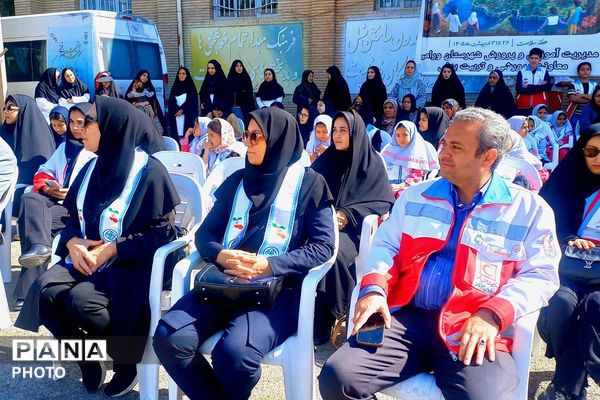هفته سلامت در ورامین: جشنی برای سلامتی با حضور دانش‌آموزان، فرهنگیان و هلال احمر