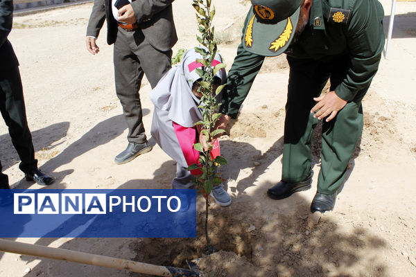 نهال‌های مهر در خاک دبستان ام‌السلمه جاجرم