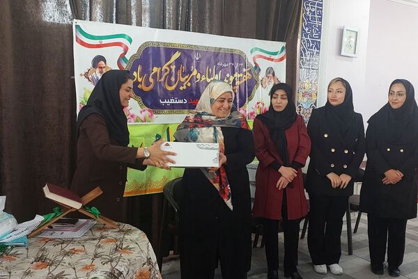 اولین جلسه انجمن اولیاء و مربیان دبیرستان دخترانه شهید محمد تقی دستغیب 