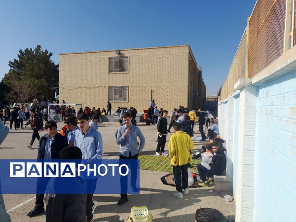 بازارچه کسب و کار مدرسه: فرصتی برای یادگیری و خلاقیت