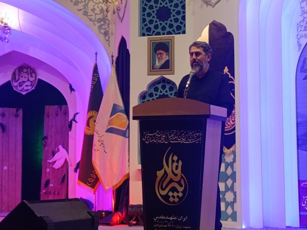 شب شعر آیینی پیرغلامان حسینی برگزار شد