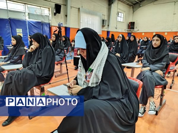 مراسم آغاز سال تحصیلی جدید ویژه دانش‌آموزان ورودی دهم در دبیرستان نمونه محبی نیشابور