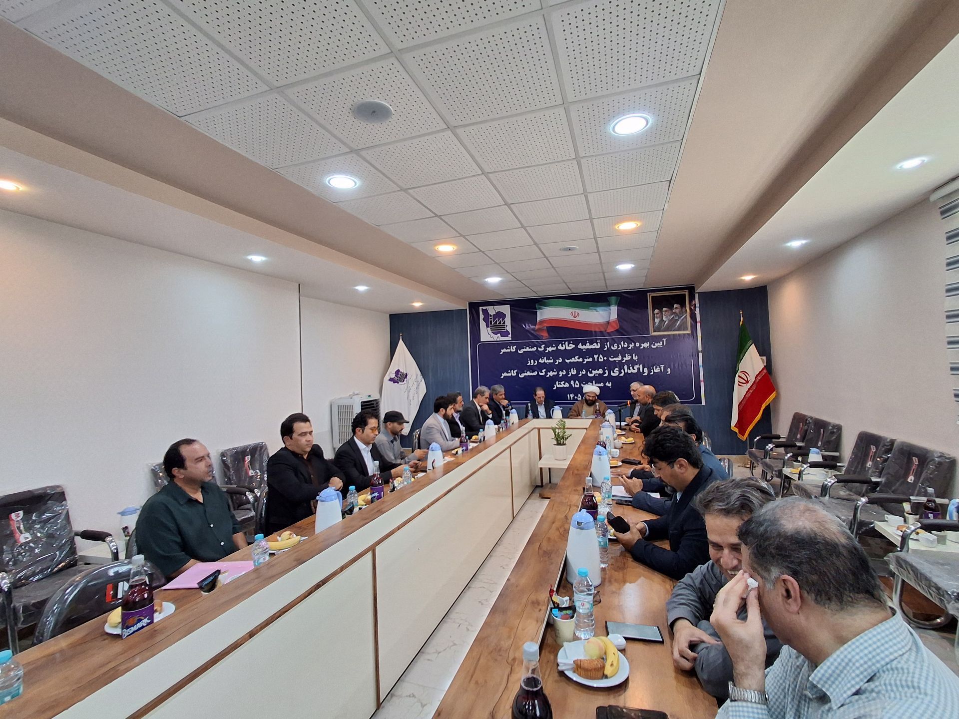 نشست معاون وزیر صمت با مسئولین کارخانجات شهرک صنعتی کاشمر