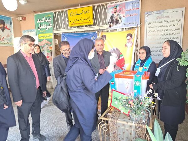 دبیرستان الزهرا قائمشهر پایگاه استانی انتخابات شورای دانش‌آموزی