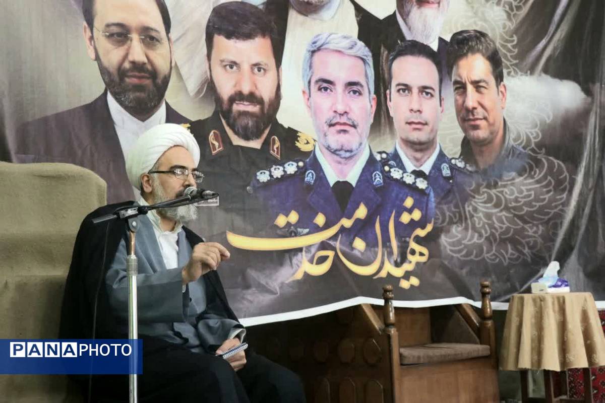 مراسم بزرگداشت هفتمین روز شهادت شهدای خدمت در مهریز