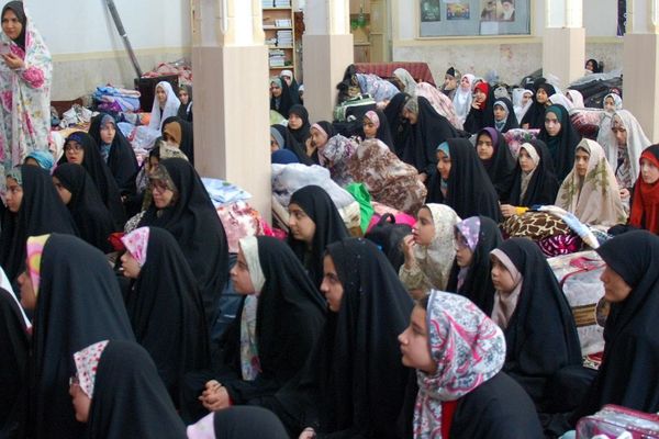 بازدید مسئولان اداره آموزش و پرورش ناحیه یک شهرری از اعتکاف دانش‌آموزان