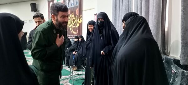تکریم خانواده شهدا در مسجد حضرت محمد مشهد مقدس