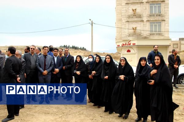 مراسم افتتاح هنرستان دخترانه ۱۸ کلاسه ربیعی در بروجرد 
