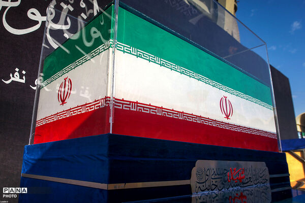 وداع با پیکر مطهر امام شهید امت در مصلای امام خمینی(ره)