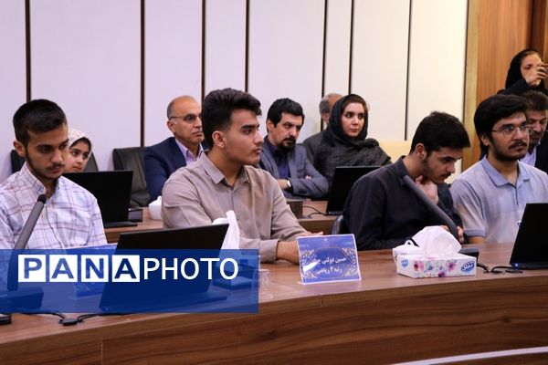 تجلیل از دانش آموزان افتخارآفرین خراسان رضوی در کنکور سراسری و مدال آور در المپیادهای علمی جهانی