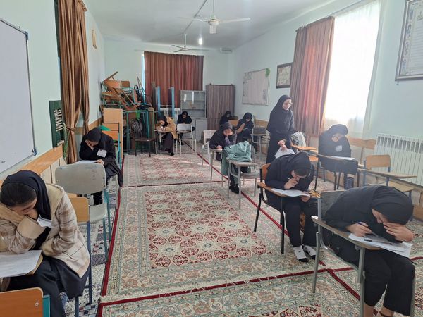امتحانات نوبت اول در مدرسه برادران رحمانی خلیل آباد
