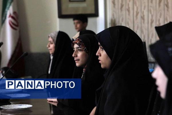 تجلیل از دانش‌آموز خبرنگاران پانا کاشان