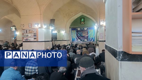 نماز جمعه در آخرین جمعه ماه رمضان در نیشابور 