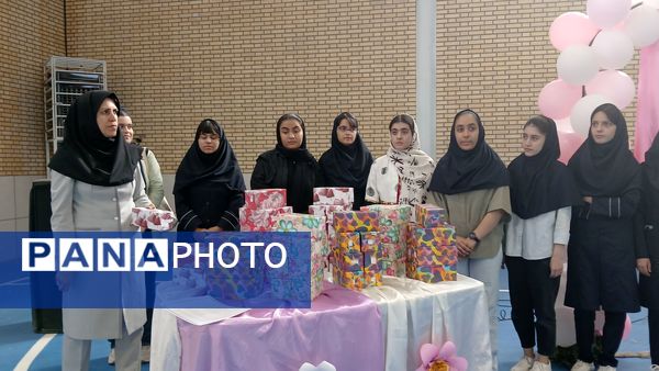 جلسه اولیا و مربیان در دبیرستان بهرام رزمی