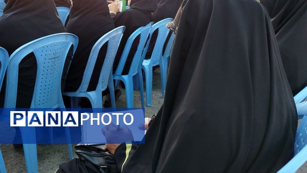 غبارروبی مزار شهدا توسط مسئولین شهرستان نیشابور انجام شد 