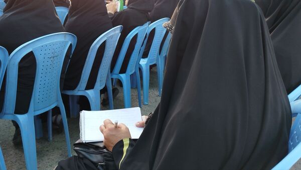 غبارروبی مزار شهدا توسط مسئولین شهرستان نیشابور انجام شد 