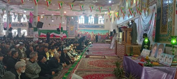 برگزاری آیین گلباران تمثال امام خمینی (ره) در تربت جام 