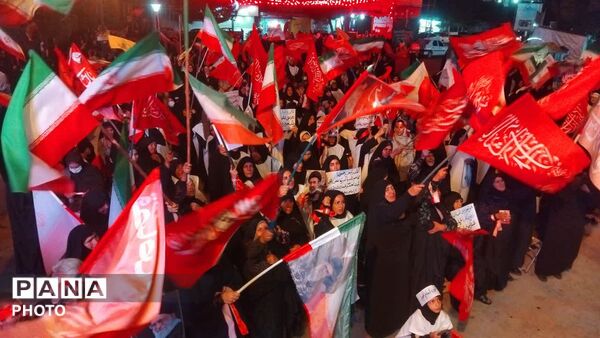 همزمان با سراسر کشور؛ صد و شصت و نهمین شب «بیعت با رهبری» در نورآباد