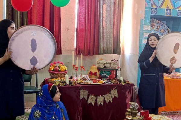 مراسم جشن یلدا در دبیرستان حضرت رقیه(س) ورامین