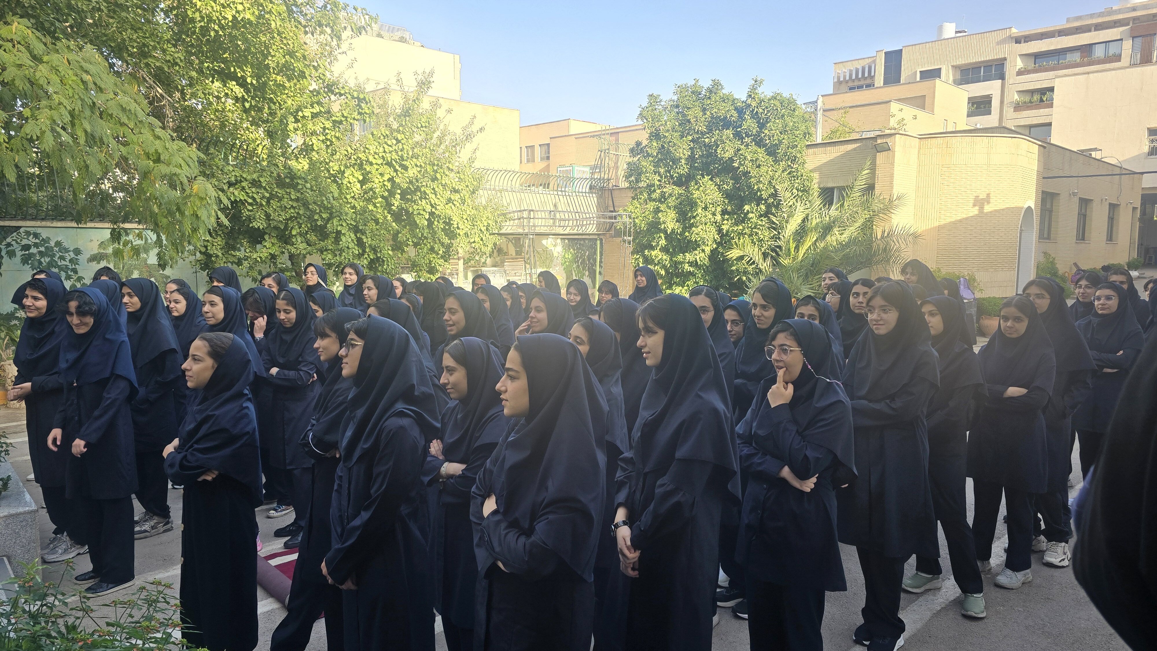 شور مهر، یاد مقاومت؛ نخستین روز مدرسه در هنرستان هنرهای زیبای دختران اصفهان