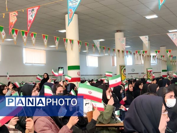 جشن پیروزی انقلاب در نهاوند 